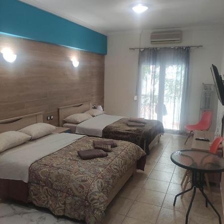 G M 3 Rooms Kentpo In The Heart Of The City Лариса Екстериор снимка