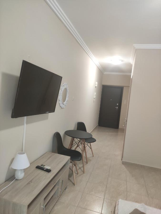 G M 3 Rooms Kentpo In The Heart Of The City Лариса Екстериор снимка