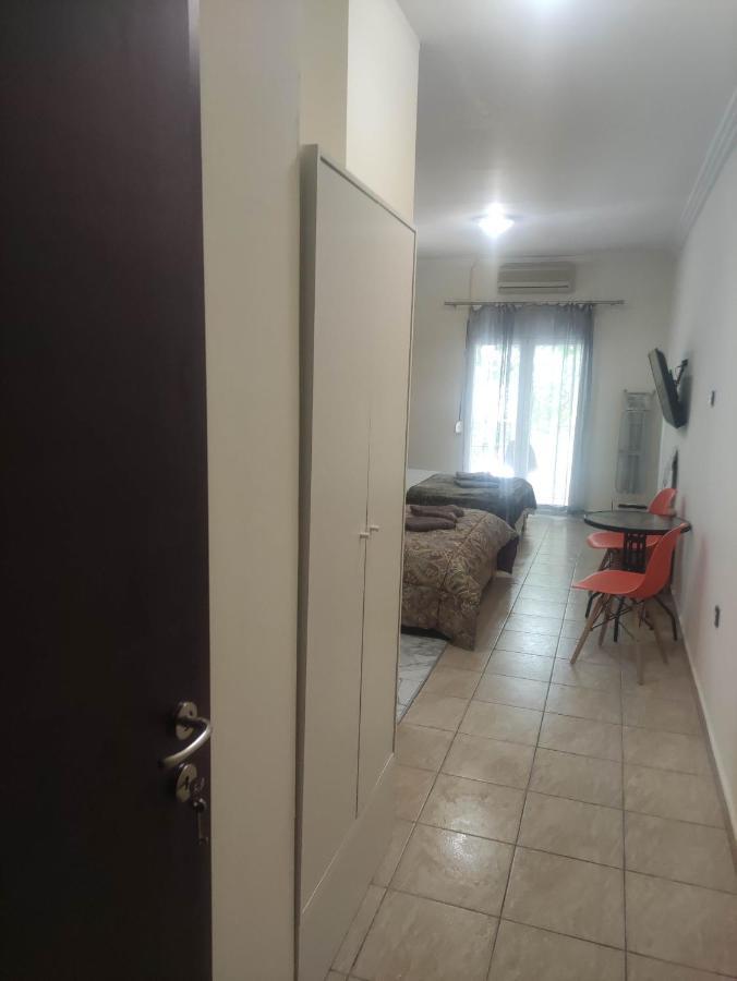 G M 3 Rooms Kentpo In The Heart Of The City Лариса Екстериор снимка