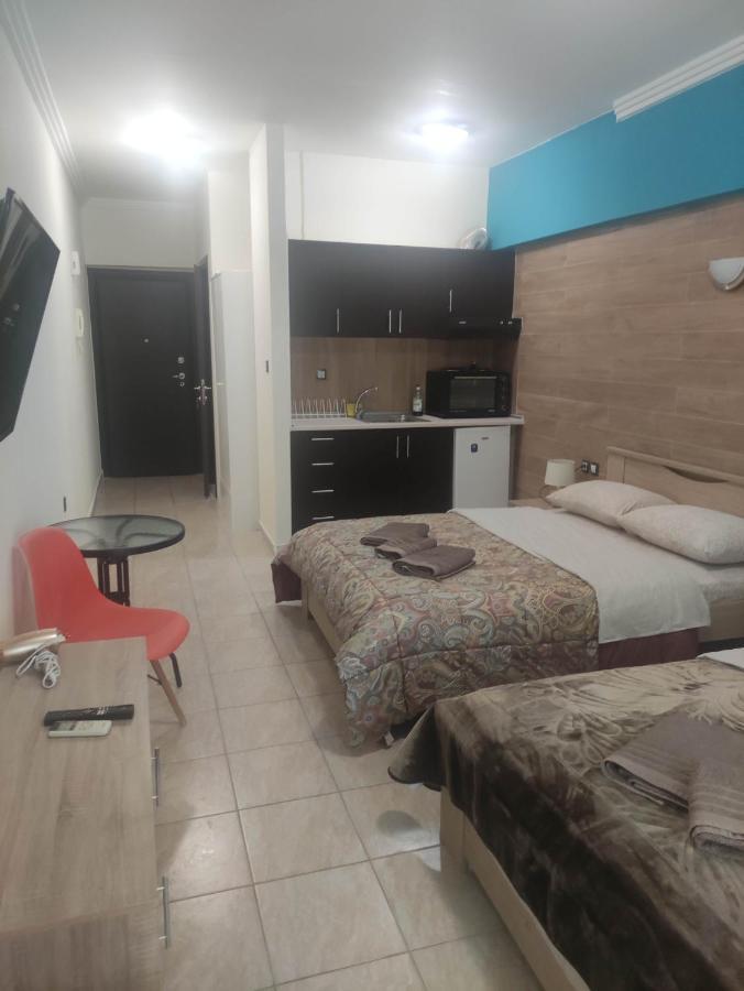 G M 3 Rooms Kentpo In The Heart Of The City Лариса Екстериор снимка