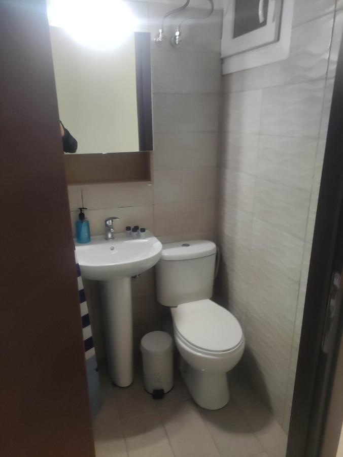 G M 3 Rooms Kentpo In The Heart Of The City Лариса Екстериор снимка