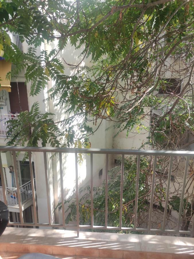 G M 3 Rooms Kentpo In The Heart Of The City Лариса Екстериор снимка